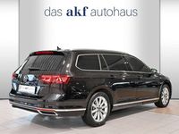 Gebraucht VW Passat Elegance 150 PS (110 kW) 2024 Deep black perleffekt Kombi