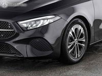 Gebraucht Mercedes A200 Progressive 163 PS (119 kW) 2024 Metalliclack kosmosschwarz Limousine