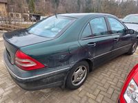 Gebraucht Mercedes C220 143 PS (105 kW) 2003 Grün Limousine