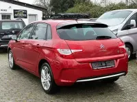 Używany Citroën C4 SELECTION 120 KM (88 kW) 2012 Czerwony Sedan/Limuzyna