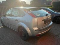 Second-hand Ford Focus 101 CP (74 kW) 2005 Argintiu Hatchback