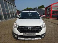 Gebraucht Dacia Lodgy Stepway 102 PS (75 kW) 2018 Weiß Van / Kleinbus