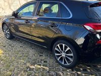 Gebraucht Hyundai i30 Intro Edition 140 PS (102 kW) 2017 Schwarz Limousine