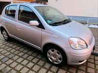 Gebraucht Toyota Yaris 75 PS (55 kW) 2003 Silber Kleinwagen