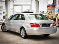 Gebraucht Mercedes E220 Elegance 170 PS (125 kW) 2010 Silber (iridiumsilber) Limousine