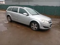 Gebraucht Opel Astra Edition 110 PS (80 kW) 2008 Silber Kombi