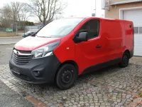 Gebraucht Opel Vivaro 120 PS (88 kW) 2016 Magma rot (b) Van / Kleinbus