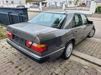 Gebraucht Mercedes E260 160 PS (117 kW) 1987 Grau Limousine
