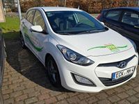 Gebraucht Hyundai i30 Style 99 PS (72 kW) 2013 Weiß Limousine
