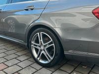Gebraucht Mercedes E250 204 PS (150 kW) 2015 Grau Kombi