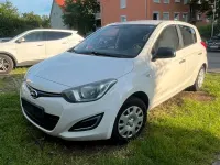 Gebraucht Hyundai i20 86 PS (63 kW) 2013 Weiß Kleinwagen
