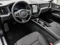 Gebraucht Volvo XC60 Core 197 PS (144 kW) 2023 Weiß SUV