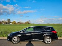 Gebraucht Ford Focus Titanium 125 PS (91 kW) 2017 Schwarz Kombi
