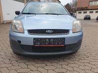 Gebraucht Ford Fiesta Ambiente 60 PS (44 kW) 2006 Blau Kleinwagen