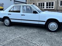 Gebraucht Mercedes 200 72 PS (52 kW) 1988 Limousine