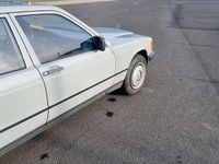 Gebraucht Mercedes 190 72 PS (52 kW) 1986 Limousine