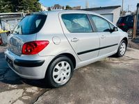Gebraucht Peugeot 307 109 PS (80 kW) 2001 Silber Kleinwagen