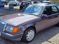 Gebraucht Mercedes E230 132 PS (97 kW) 1992 Violett Limousine