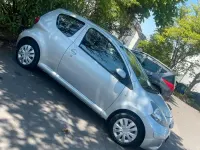 Gebraucht Toyota Aygo 69 PS (50 kW) 2007 Silber Kleinwagen