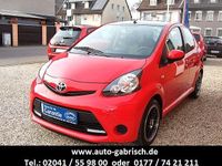 Gebraucht Toyota Aygo Cool 68 PS (50 kW) 2014 Bitone rot/schwarz black roof Kleinwagen