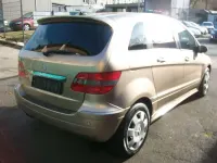 Gebraucht Mercedes E200 193 PS (141 kW) 2005 Gold Limousine