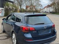 Gebraucht Opel Astra 179 PS (131 kW) 2011 Blau Kombi