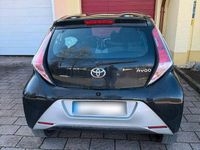 Gebraucht Toyota Aygo 69 PS (50 kW) 2016 Schwarz Kleinwagen