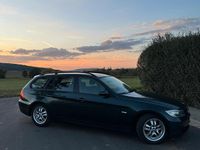 Gebraucht BMW 318 122 PS (89 kW) 2007 Grün Kombi