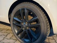 Gebraucht Opel Corsa Color Edition 101 PS (74 kW) 2011 Weiß Kleinwagen