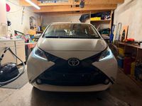 Gebraucht Toyota Aygo 69 PS (50 kW) 2016 Weiß Kleinwagen