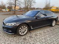 Gebraucht BMW 740 320 PS (235 kW) 2016 Grau Limousine