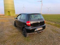 Gebraucht VW Fox 54 PS (39 kW) 2007 Schwarz Kleinwagen