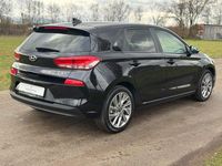 Gebraucht Hyundai i30 Passion Plus 140 PS (102 kW) 2019 Schwarz Kleinwagen