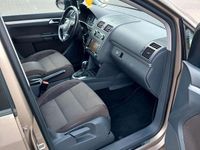 Gebraucht VW Touran Style 105 PS (77 kW) 2012 Gold Van / Kleinbus