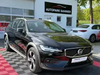 Używany Volvo V60 CC Plus 197 KM (144 kW) 2023 Czarny Kombi