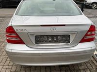 Gebraucht Mercedes C180 Classic 129 PS (94 kW) 2001 Orange Limousine