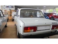 Second-hand Lada 2105 65 CP (47 kW) 1987 Alb Berlinǎ