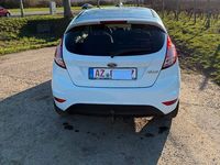 Gebraucht Ford Fiesta Trend 65 PS (47 kW) 2014 Weiß Kleinwagen