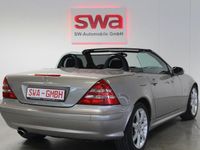 Gebraucht Mercedes SLK200 197 PS (144 kW) 2002 Silber Cabrio