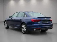 Gebraucht Audi A4 Sport 163 PS (119 kW) 2022 Blau Limousine