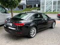 Gebraucht Audi A4 Basis 150 PS (110 kW) 2018 Schwarz Limousine