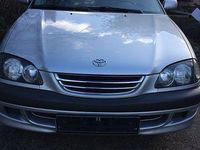 Gebraucht Toyota Avensis 128 PS (94 kW) 1998 Silber Kleinwagen