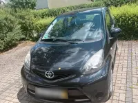 Gebraucht Toyota Aygo 68 PS (50 kW) 2013 Schwarz Kleinwagen