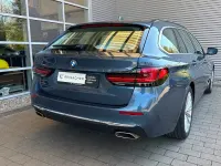Gebraucht BMW 520 Efficient Dynamics 190 PS (139 kW) 2022 Arctic race blue metallic Kombi