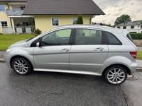 Gebraucht Mercedes B200 136 PS (100 kW) 2008 Silber Van / Kleinbus