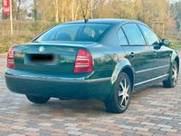 Second-hand Skoda Superb 2003 Verde Berlinǎ