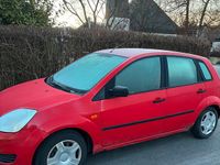 Gebraucht Ford Fiesta 60 PS (44 kW) 2005 Rot Kleinwagen