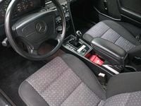 Gebraucht Mercedes C180 122 PS (89 kW) 1993 Grau Limousine