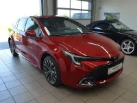 Neu Toyota Corolla 178 PS (130 kW) 2025 Karminarot metallic Kombi