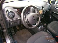 Gebraucht Renault Captur Intens 90 PS (66 kW) 2016 Grau kng + schwarz gne SUV